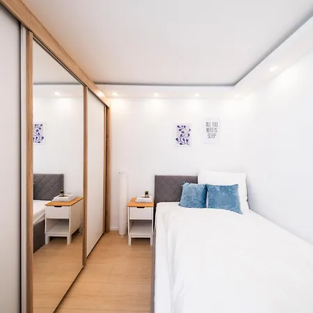 Bellabene Modernes Studioapartment In Zentraler Lage, Arbeitsplatz, Parkplatz Appartement